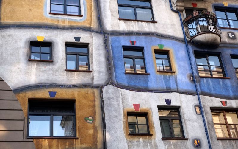 hundertwasser-house-vienna-modern-architecture